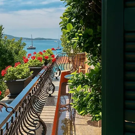 Lafe Boutique 4* Sarandë
